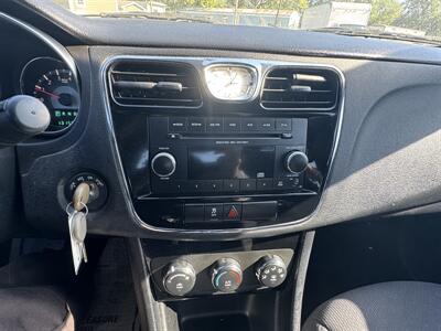 2014 Chrysler 200 LX   - Photo 18 - Indianapolis, IN 46226