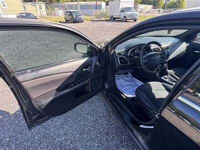 2014 Chrysler 200 LX   - Photo 15 - Indianapolis, IN 46226