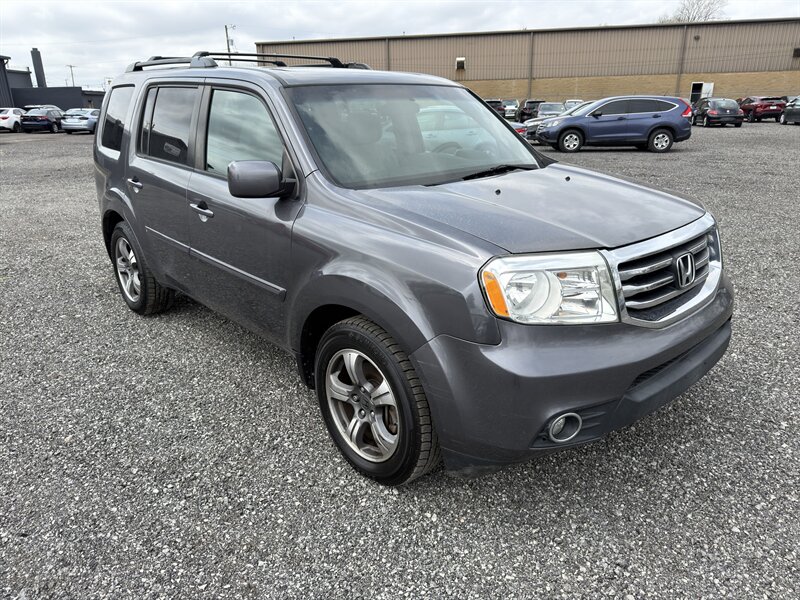 2015 Honda Pilot SE   - Photo 1 - Indianapolis, IN 46226