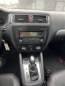 2013 Volkswagen Jetta SE   - Photo 11 - Indianapolis, IN 46226