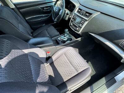 2017 Nissan Altima 2.5   - Photo 15 - Indianapolis, IN 46226