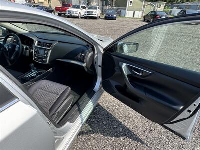 2017 Nissan Altima 2.5   - Photo 14 - Indianapolis, IN 46226