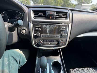 2017 Nissan Altima 2.5   - Photo 17 - Indianapolis, IN 46226