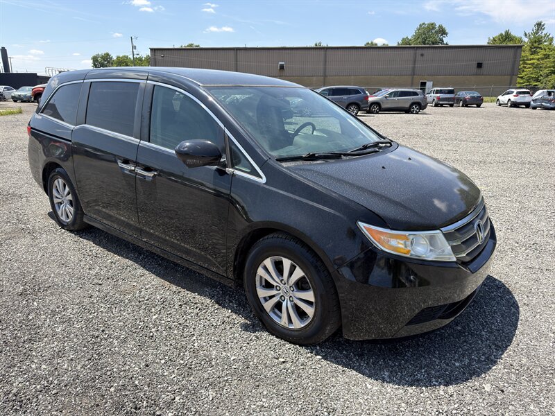 2017 Honda Odyssey SE   - Photo 1 - Indianapolis, IN 46226