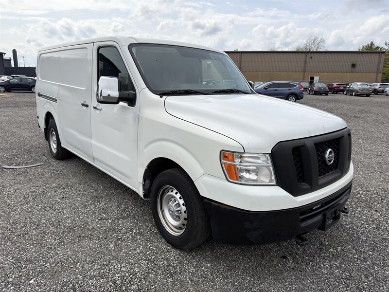 2016 Nissan NV 2500 HD S   - Photo 1 - Indianapolis, IN 46226