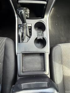 2015 Toyota Camry LE   - Photo 18 - Indianapolis, IN 46226
