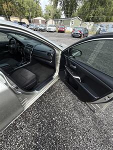 2015 Toyota Camry LE   - Photo 8 - Indianapolis, IN 46226