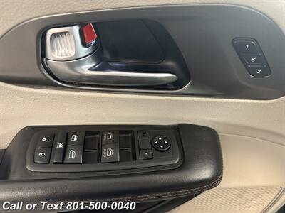 2020 Chrysler Pacifica Touring L - Photo 12 - North Salt Lake, UT 84010