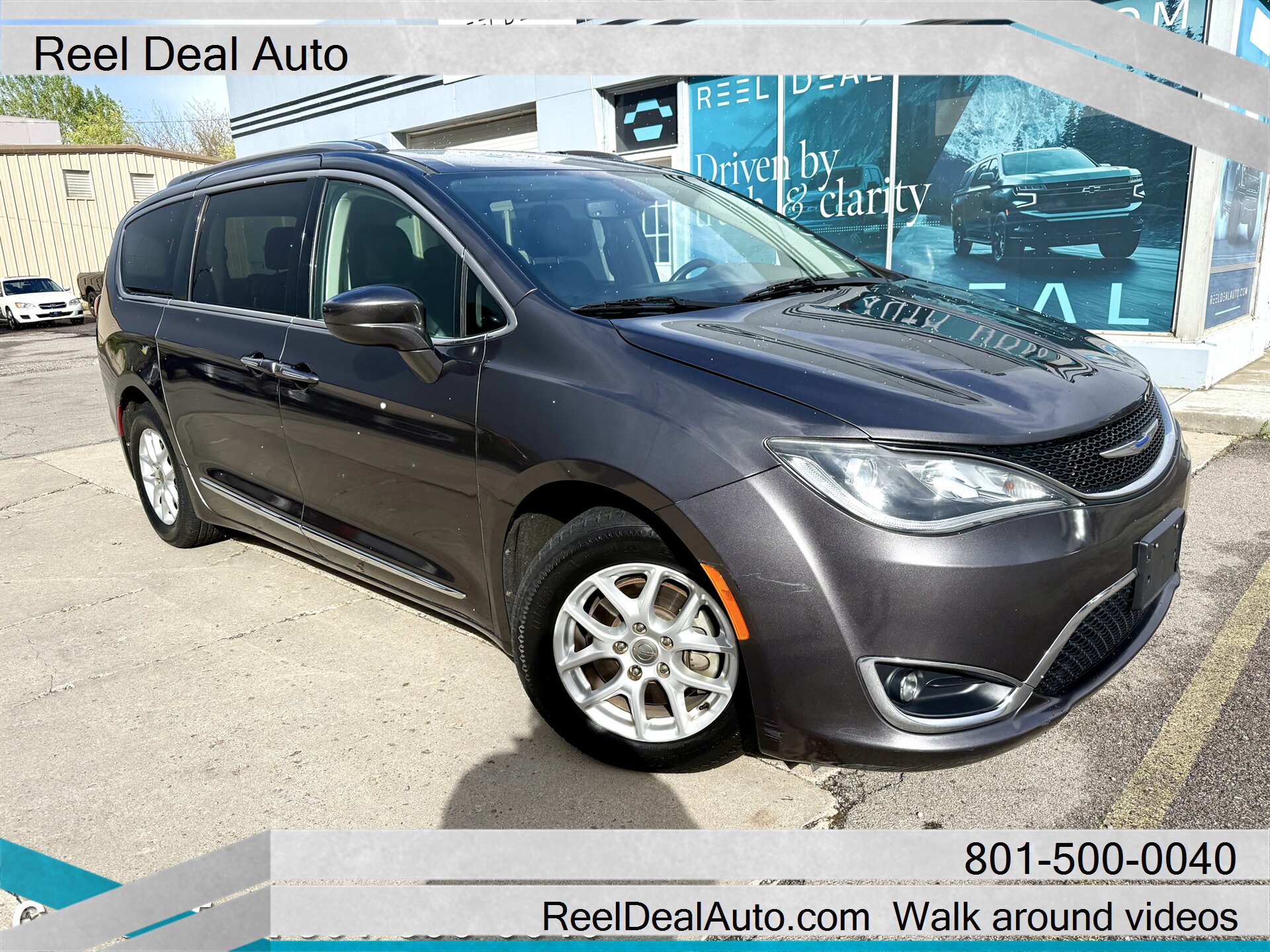 2020 Chrysler Pacifica Touring L   - Photo 1 - North Salt Lake, UT 84010