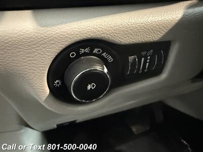 2020 Chrysler Pacifica Touring L - Photo 10 - North Salt Lake, UT 84010