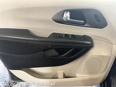 2020 Chrysler Pacifica Touring L - Photo 13 - North Salt Lake, UT 84010