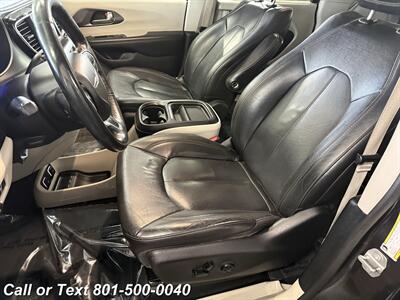 2020 Chrysler Pacifica Touring L - Photo 6 - North Salt Lake, UT 84010