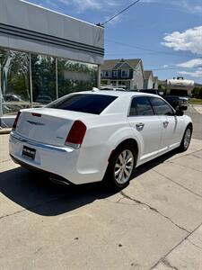 2018 Chrysler 300 Series Limited   - Photo 16 - North Salt Lake, UT 84010