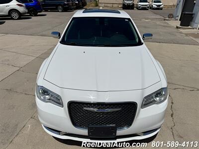 2018 Chrysler 300 Series Limited   - Photo 12 - North Salt Lake, UT 84010