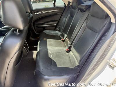 2018 Chrysler 300 Series Limited   - Photo 11 - North Salt Lake, UT 84010