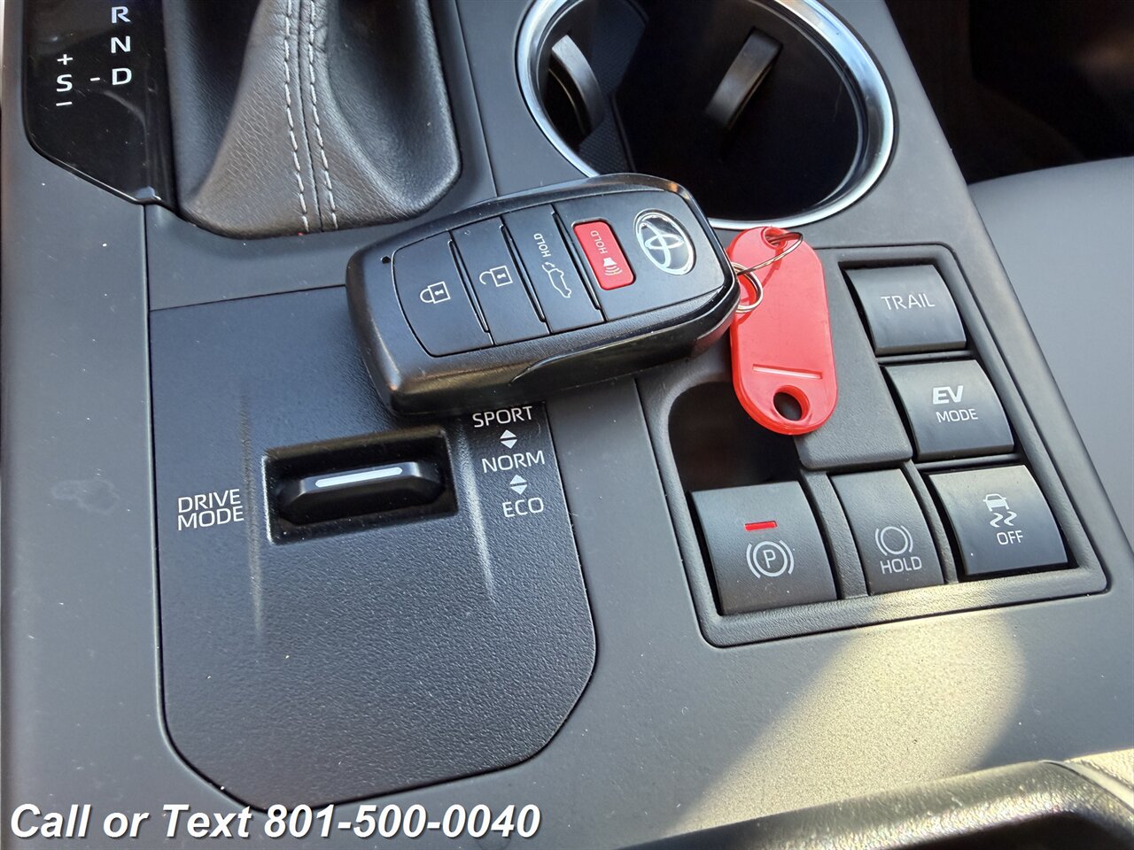 2026 Toyota Highlander Hybrid XLE - Photo 13 - North Salt Lake, UT 84010