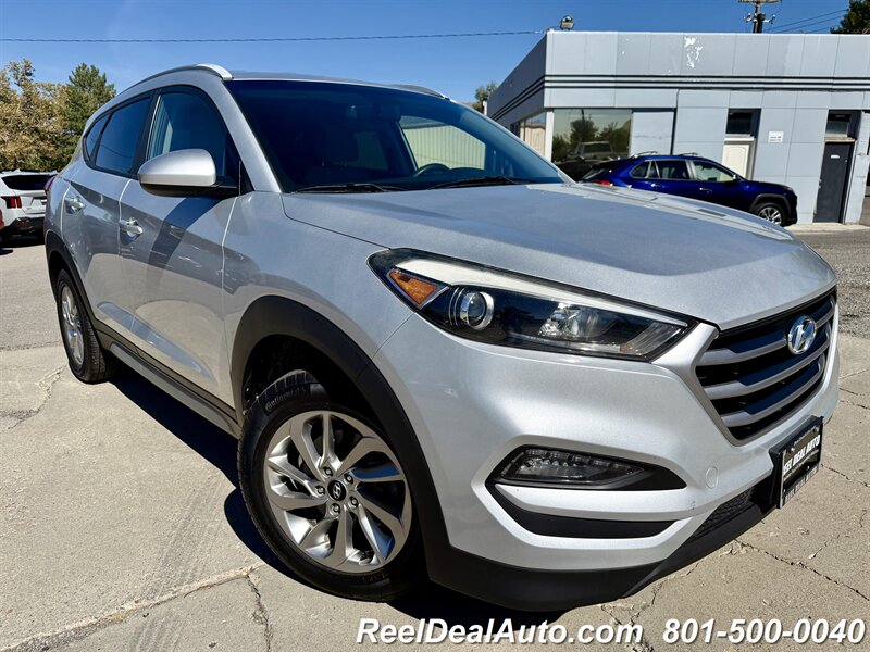 2018 Hyundai TUCSON SE  