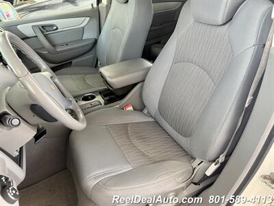 2015 Chevrolet Traverse LT   - Photo 4 - North Salt Lake, UT 84010