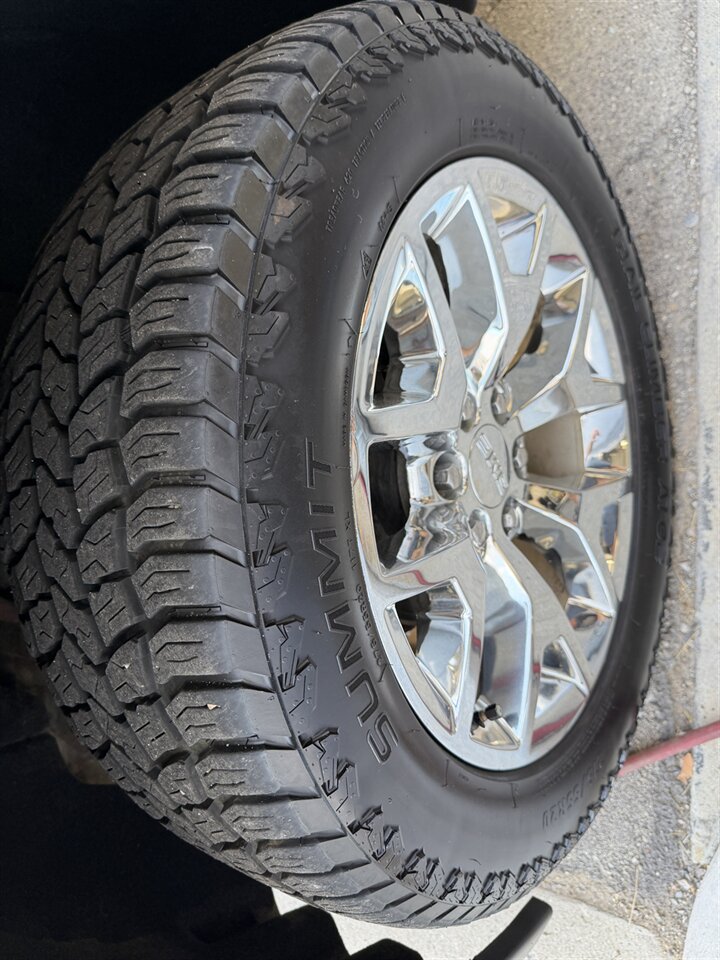 2014 GMC Sierra 1500 SLT - Photo 23 - North Salt Lake, UT 84010