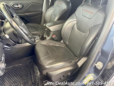 2019 Jeep Cherokee Trailhawk   - Photo 2 - North Salt Lake, UT 84010