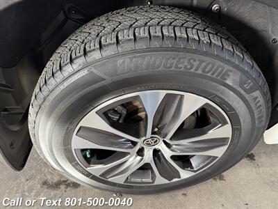 2021 Toyota Highlander XLE   - Photo 6 - North Salt Lake, UT 84010
