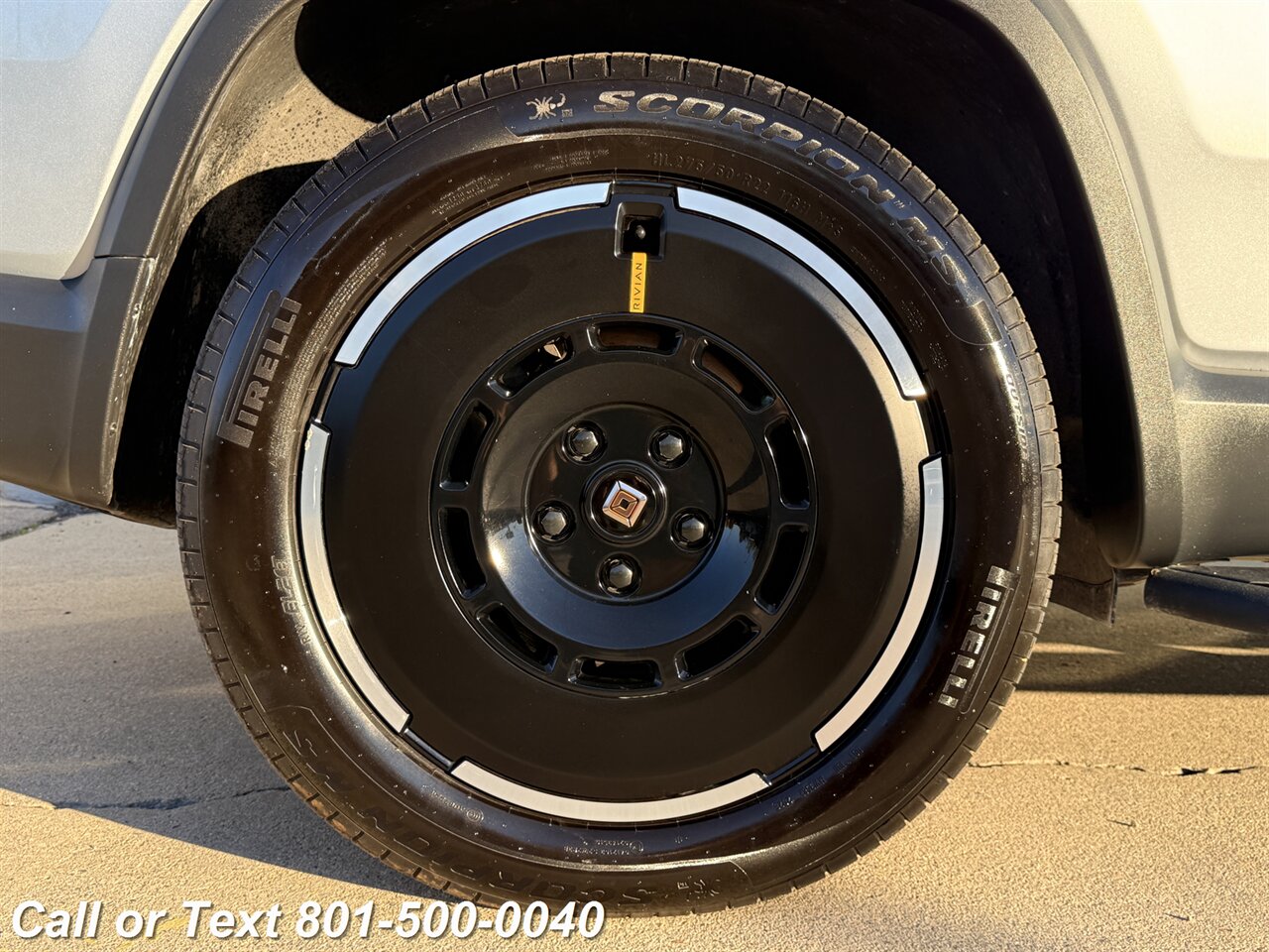 2025 Rivian R1S Adventure - Photo 12 - North Salt Lake, UT 84010