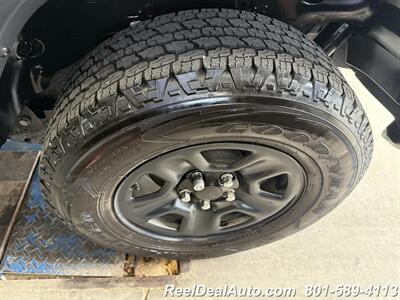 2020 Jeep Wrangler Sport   - Photo 15 - North Salt Lake, UT 84010