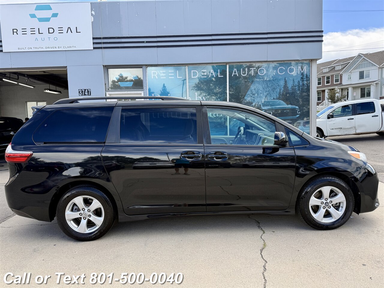 2020 Toyota Sienna LE 8-Passenger   - Photo 16 - North Salt Lake, UT 84010