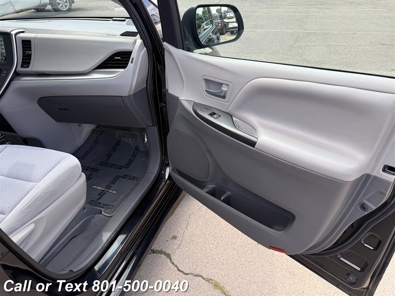 2020 Toyota Sienna LE 8-Passenger   - Photo 25 - North Salt Lake, UT 84010