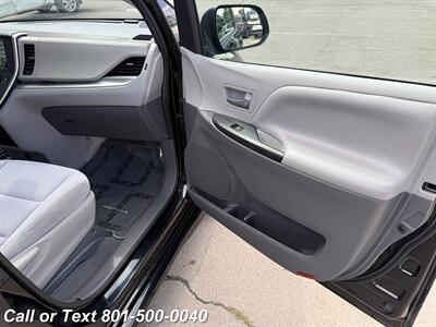 2020 Toyota Sienna LE 8-Passenger   - Photo 25 - North Salt Lake, UT 84010