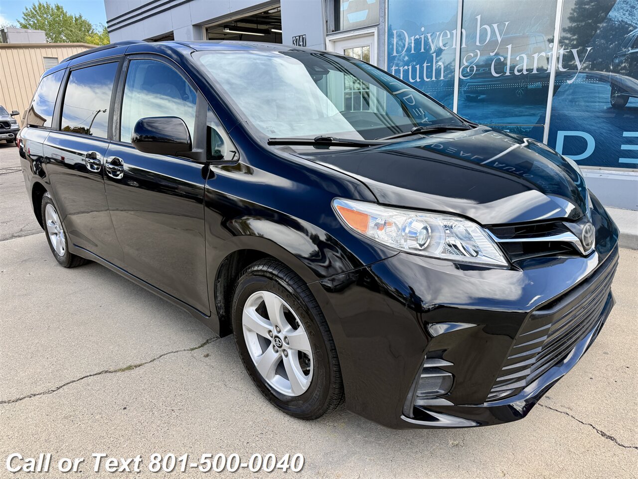 2020 Toyota Sienna LE 8-Passenger   - Photo 17 - North Salt Lake, UT 84010