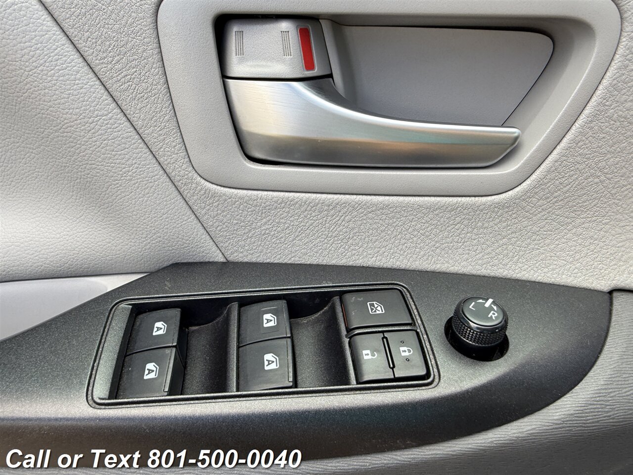 2020 Toyota Sienna LE 8-Passenger   - Photo 33 - North Salt Lake, UT 84010