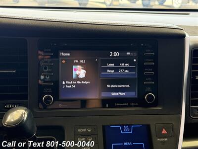 2018 Toyota Sienna SE 8-Passenger - Photo 12 - North Salt Lake, UT 84010