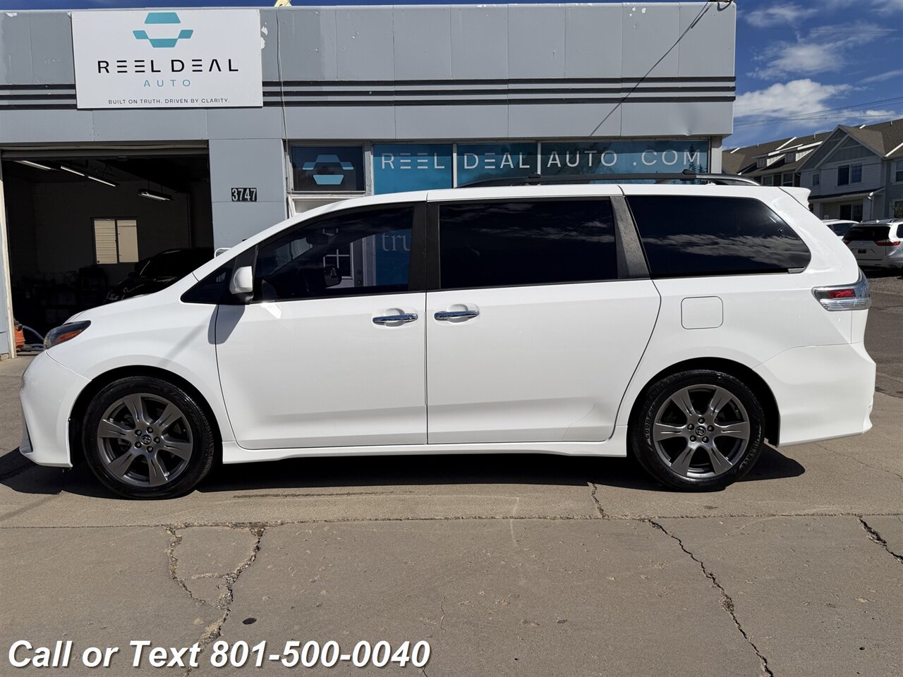 2018 Toyota Sienna SE 8-Passenger - Photo 9 - North Salt Lake, UT 84010