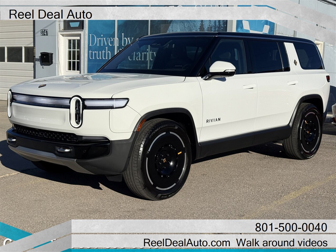 2025 Rivian R1S Adventure