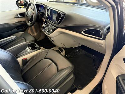 2024 Chrysler Pacifica Plug-In Hybrid Select   - Photo 36 - North Salt Lake, UT 84010