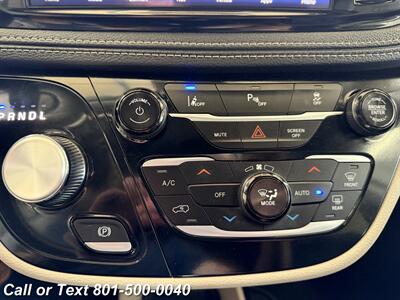 2024 Chrysler Pacifica Plug-In Hybrid Select   - Photo 10 - North Salt Lake, UT 84010