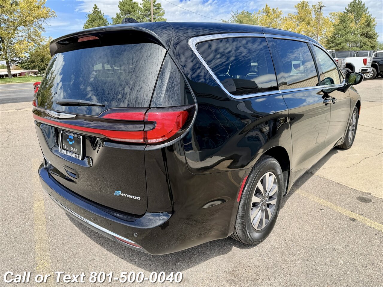 2024 Chrysler Pacifica Plug-In Hybrid Select   - Photo 6 - North Salt Lake, UT 84010