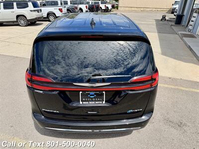 2024 Chrysler Pacifica Plug-In Hybrid Select   - Photo 7 - North Salt Lake, UT 84010
