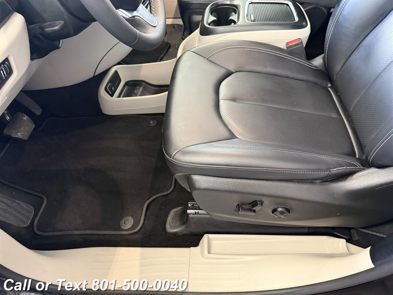 2024 Chrysler Pacifica Plug-In Hybrid Select   - Photo 28 - North Salt Lake, UT 84010