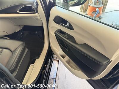 2024 Chrysler Pacifica Plug-In Hybrid Select   - Photo 35 - North Salt Lake, UT 84010