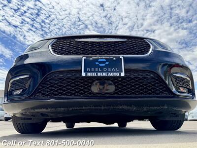 2024 Chrysler Pacifica Plug-In Hybrid Select   - Photo 21 - North Salt Lake, UT 84010