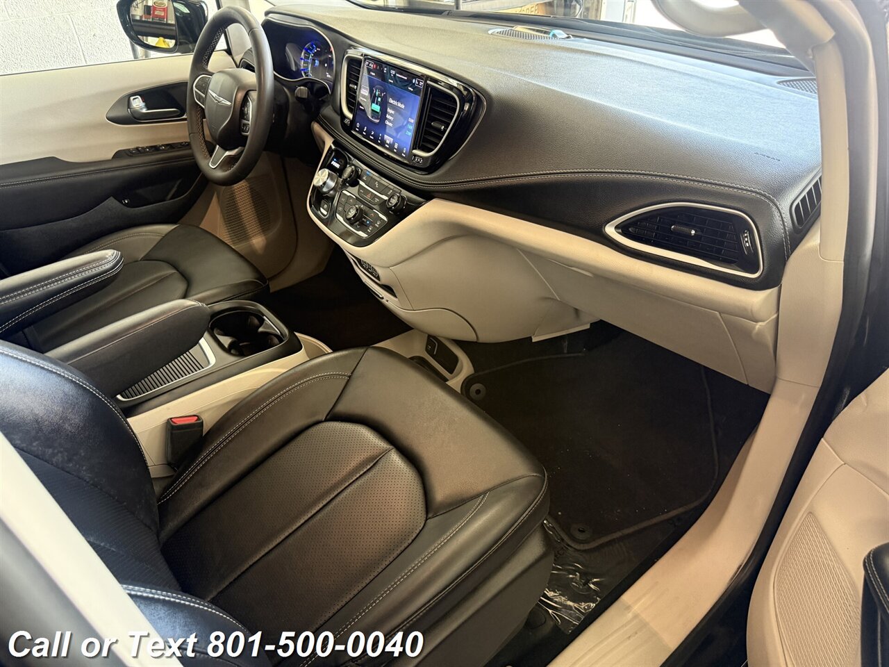 2024 Chrysler Pacifica Plug-In Hybrid Select   - Photo 45 - North Salt Lake, UT 84010