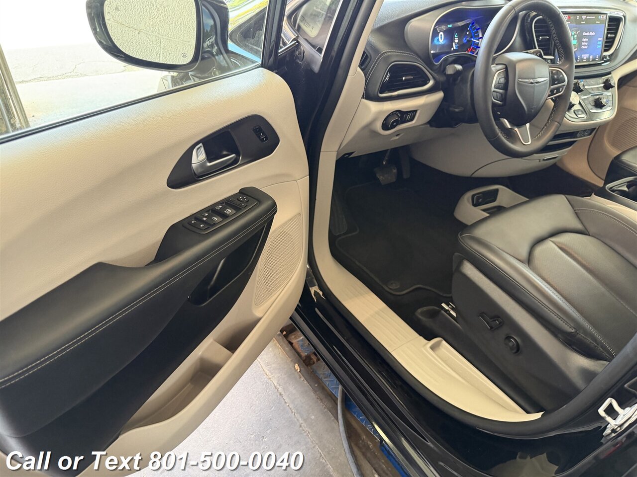 2024 Chrysler Pacifica Plug-In Hybrid Select   - Photo 32 - North Salt Lake, UT 84010