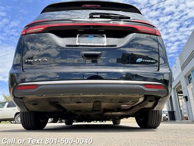 2024 Chrysler Pacifica Plug-In Hybrid Select   - Photo 16 - North Salt Lake, UT 84010