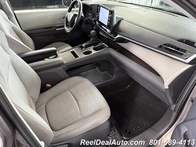 2022 Toyota Sienna LE 8-Passenger   - Photo 27 - North Salt Lake, UT 84010