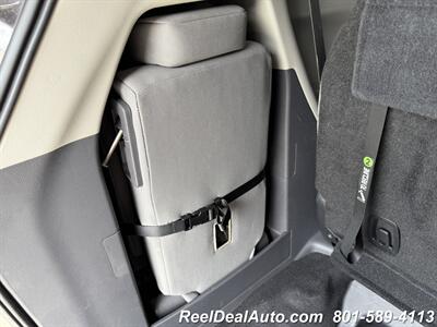 2022 Toyota Sienna LE 8-Passenger   - Photo 8 - North Salt Lake, UT 84010