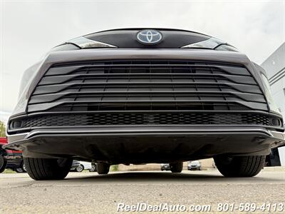 2022 Toyota Sienna LE 8-Passenger   - Photo 11 - North Salt Lake, UT 84010