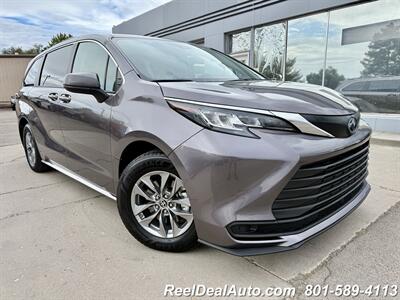 2022 Toyota Sienna LE 8-Passenger   - Photo 1 - North Salt Lake, UT 84010