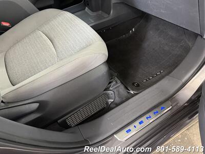 2022 Toyota Sienna LE 8-Passenger   - Photo 25 - North Salt Lake, UT 84010